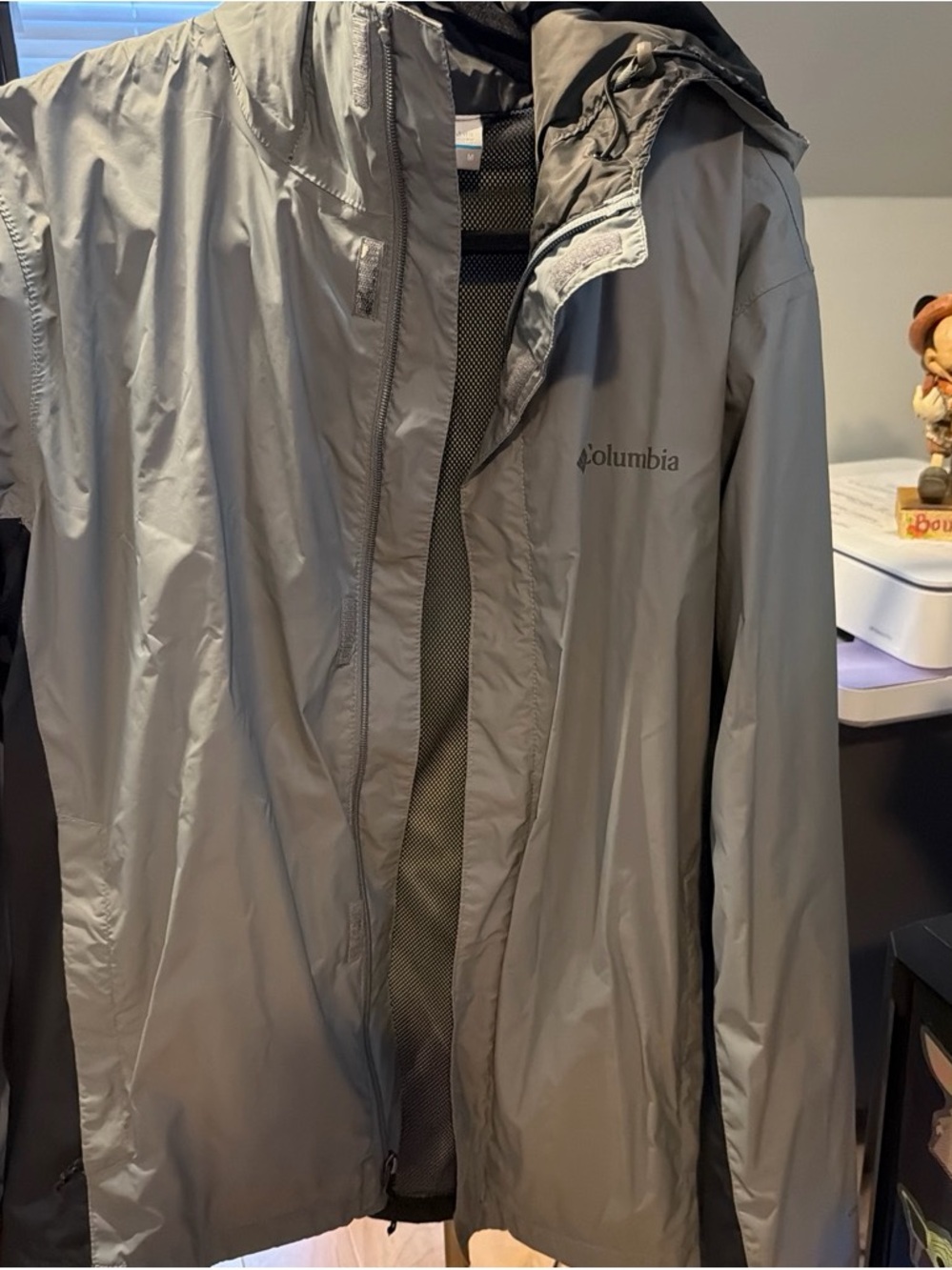 Columbia Men's Light Gray Hooded Raincoat